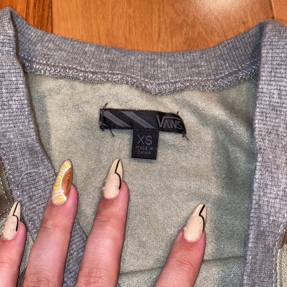 NWOT- VANS OFF THE WALL CAMOUFLAGE FLEECE LINED CREW NECK - WOMENS XS - Picture 3 of 4